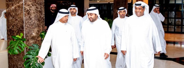 راشد الشرقي يشهد عرض مسرحية " عائلة إشحفان" بمركز الفجيرة الإبداعي