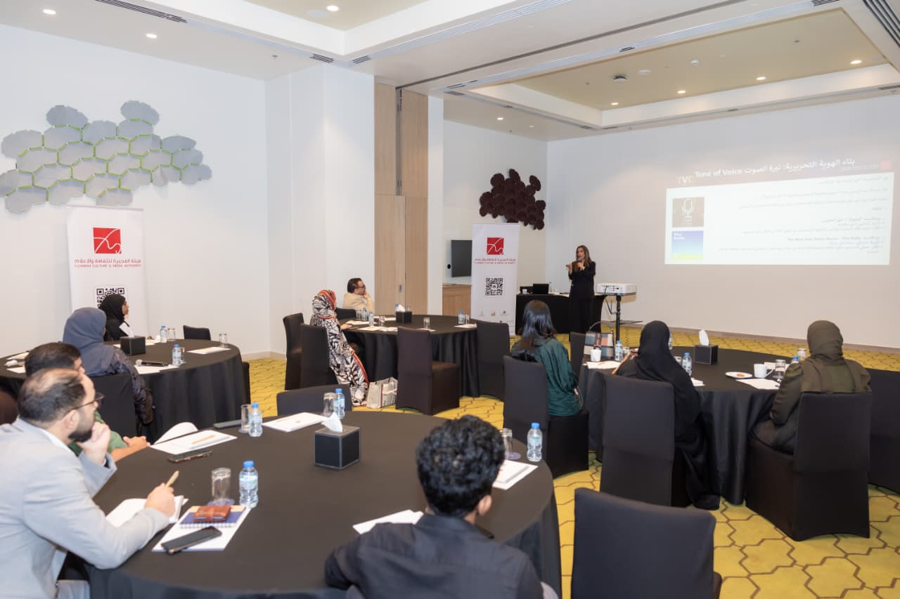 هيئة الفجيرة للثقافة والإعلام تطلق دورة «صناعة البودكاست والصوتيات» ضمن ملتقى الفجيرة الإعلامي .