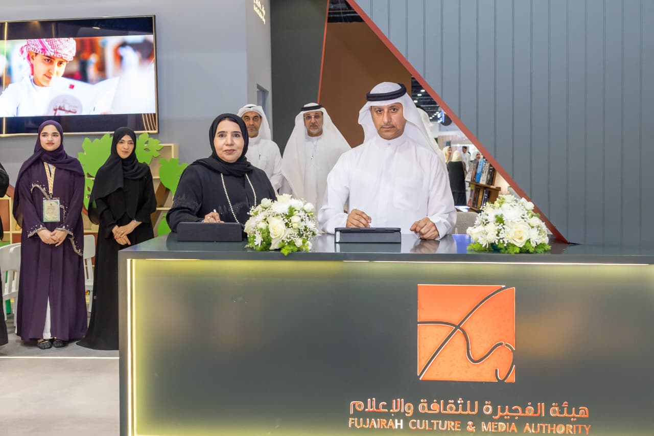 هيئة الفجيرة للثقافة والإعلام وجمعية حماية اللغة العربية تبرمان مذكرة تعاون لتعزيز حضور اللغة العربية واكتشاف المواهب.